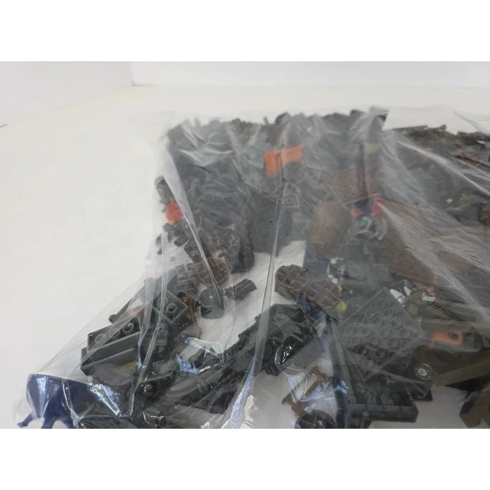 Large Mega Bloks lot Dragons Man o War pieces + challenge game pieces manuals